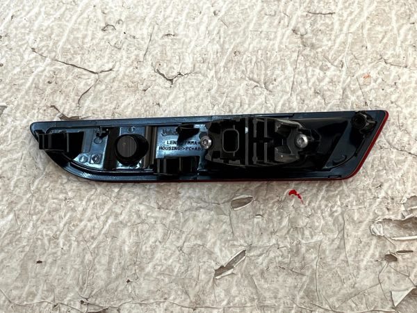 Renault 5 E-Tech Rear Bumper Right Side Light Reflector 265407415R Genuine 8 Renault 5 E Tech Rear Bumper Right Side Light Reflector 265407415R Genuine 178427544025 9