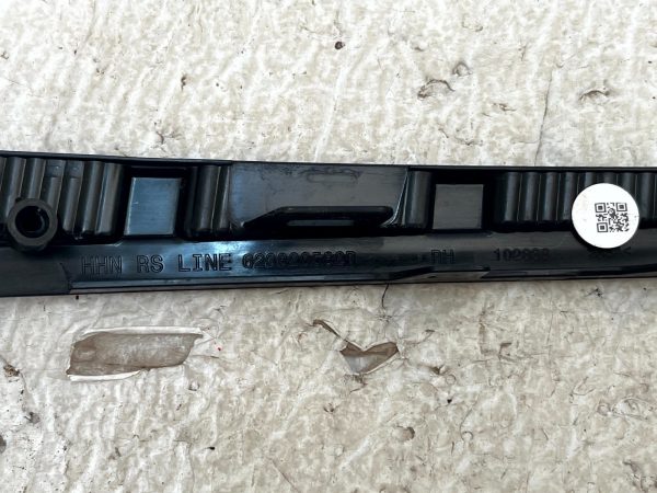 Renault Austral HHN RS Line Front Right Headlight Trim Strip 623828582R Genuine 178504998675 7