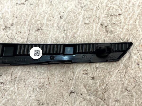 Renault Austral HHN RS Line Front Right Headlight Trim Strip 623828582R Genuine 178504998675 8
