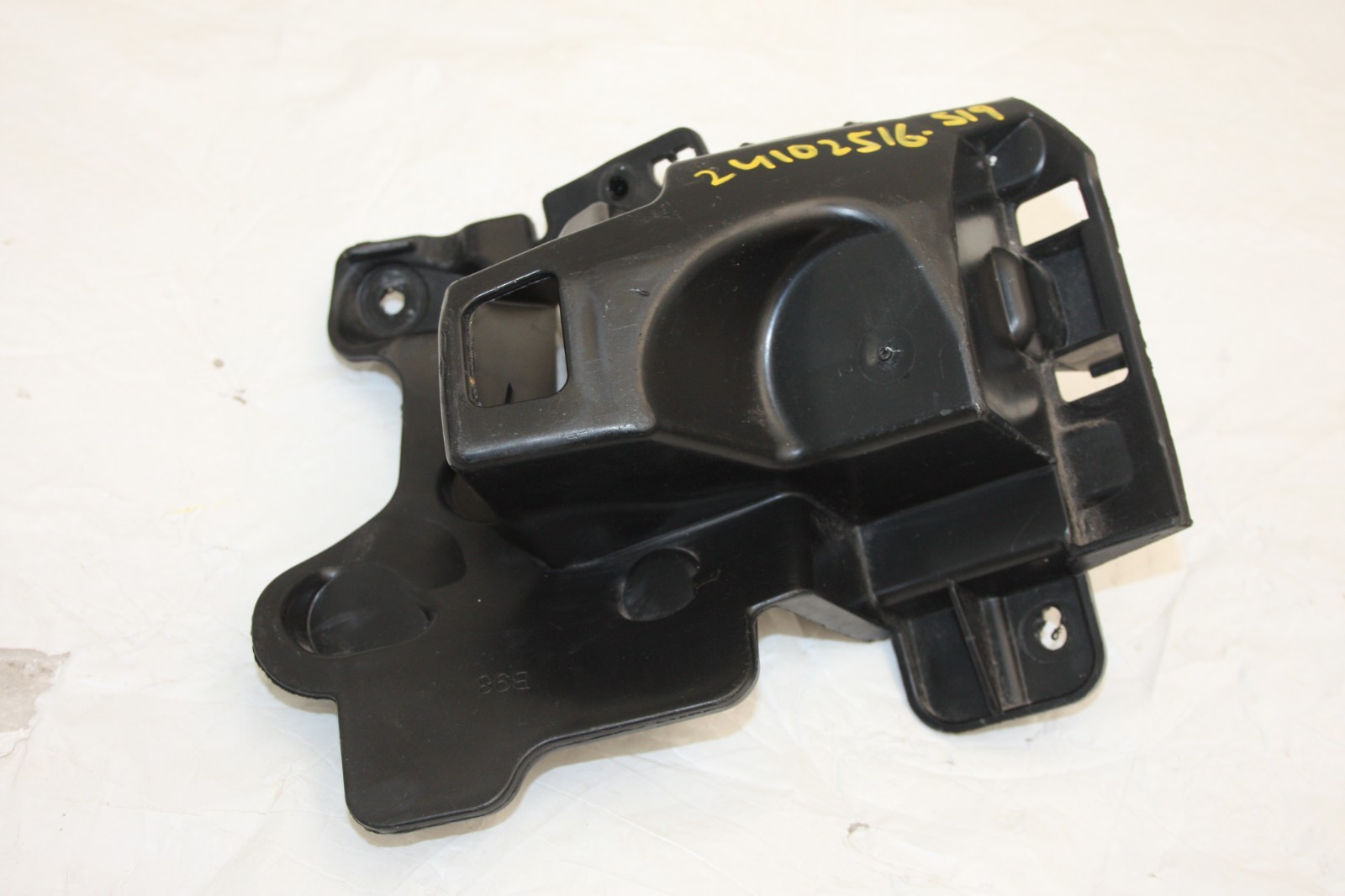 Renault Clio Rear Bumper Right Side Bracket 2013 TO 2016 850446420R Genuine