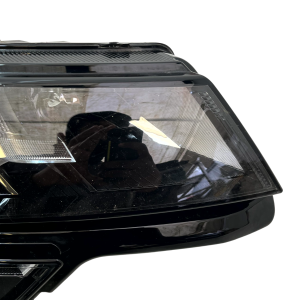 Skoda Karoq Right Side Headlight 2017 TO 2022 57C941016A Genuine *DAMAGED* - Image 5