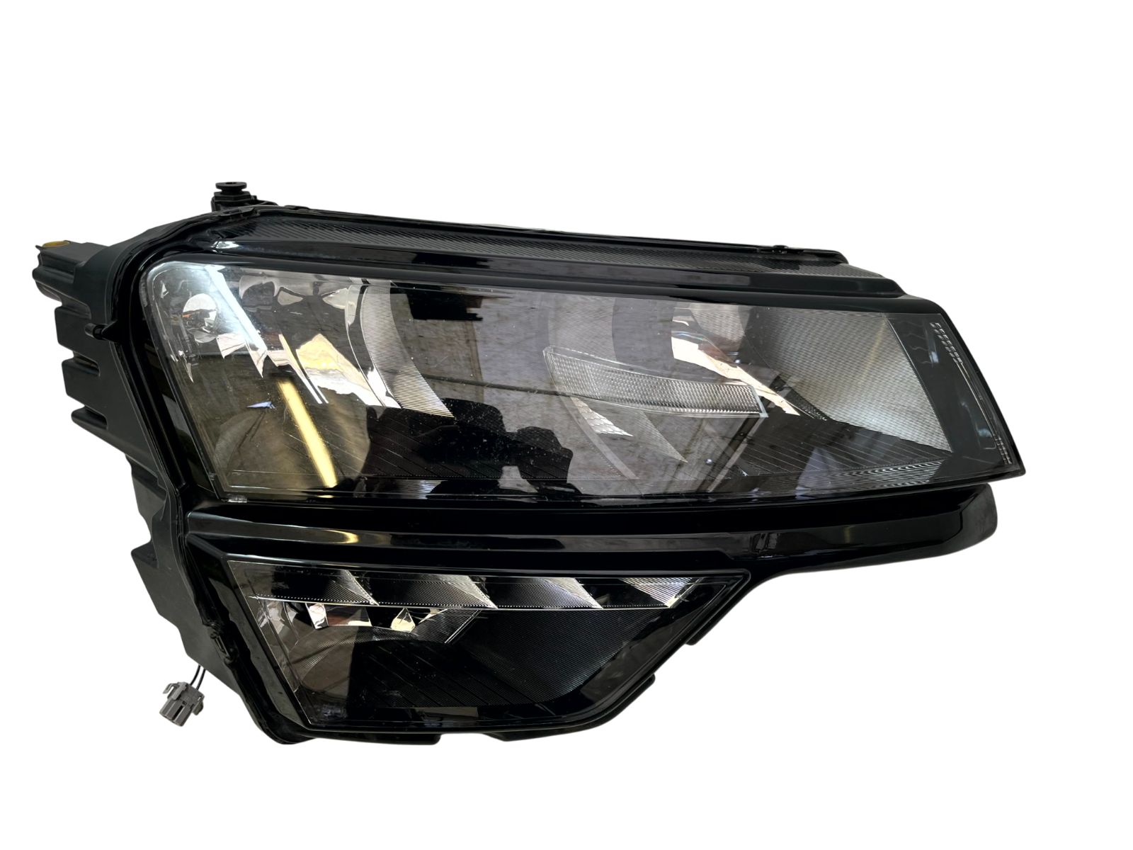 Skoda Karoq Right Side Headlight 2017 TO 2022 57C941016A Genuine *DAMAGED*