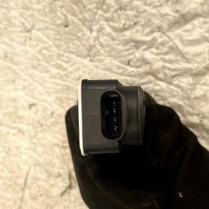 Tesla Model Y Active Shutter Grille Actuator Motor 1097767-00-B Genuine - Image 11