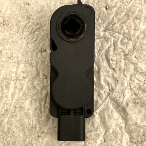 Tesla Model Y Active Shutter Grille Actuator Motor 1097767-00-B Genuine - Image 5