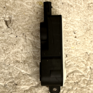 Tesla Model Y Active Shutter Grille Actuator Motor 1097767-00-B Genuine - Image 9