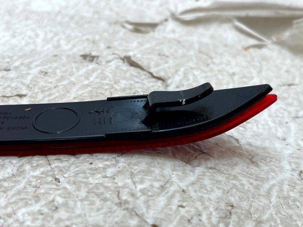 Tesla Model Y Rear Bumper Right Side Reflector 2021 TO 2025 1626227-00-A Genuine 12 Tesla Model Y Rear Bumper Right Side Reflector 2021 TO 2025 1626227 00 A Genuine 178499045225 13