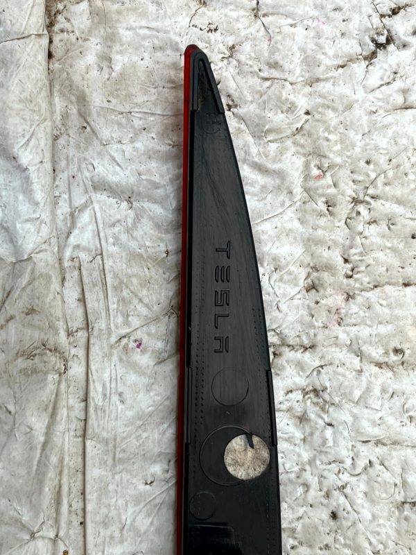 Tesla Model Y Rear Bumper Right Side Reflector 2021 TO 2025 1626227-00-A Genuine 5 Tesla Model Y Rear Bumper Right Side Reflector 2021 TO 2025 1626227 00 A Genuine 178499045225 6
