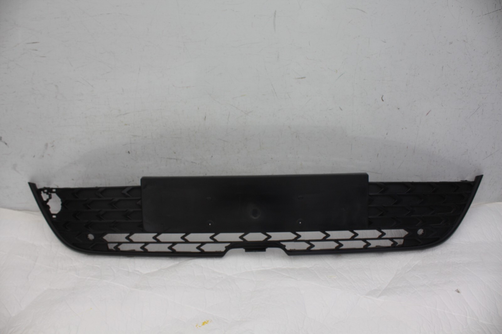 Toyota Corolla Front Bumper Grill 2023 ON 53112-02E20 Genuine *CLIP DAMAGED*