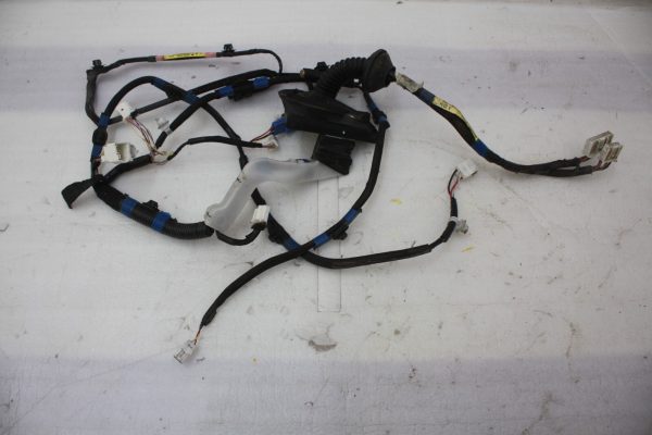 Toyota-Prius-Front-Left-Door-Exterior-Handle-Interior-With-Loom-Wire-82156-47011-178294481635