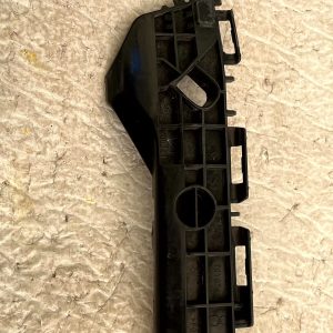 Toyota Yaris Rear Bumper Left Mount Bracket 2014 TO 2017 52576-0D261 Genuine - Image 3
