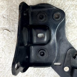 VW Multivan T7 Right Sliding Door Lower Roller Guide 2022 ON 7T0843398K Genuine - Image 8