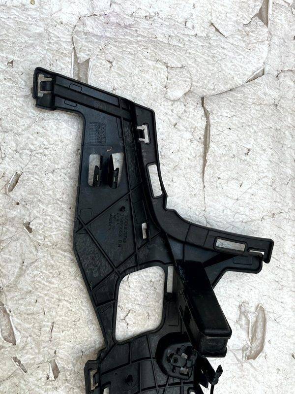 Volvo V60 Front Bumper Right Side Mounting Bracket 2018 TO 2023 31455653 Genuine 178507814835 7