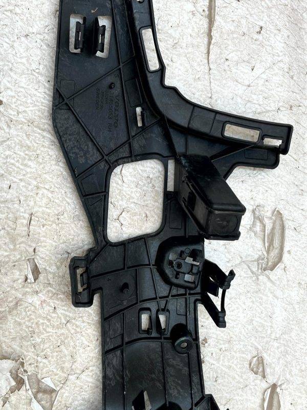 Volvo V60 Front Bumper Right Side Mounting Bracket 2018 TO 2023 31455653 Genuine 178507814835 8