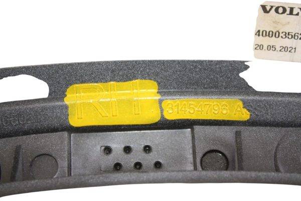 Volvo XC60 Mk2 Front Right Side Wheel Arch Molding 2017 TO 2022 31454796 Genuine 178510567925 10