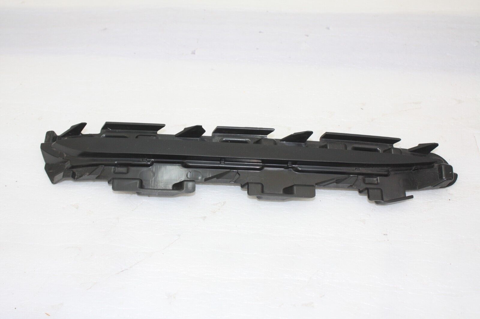 AUDI Q7 Front Bumper Right Trim Bracket 2019 ON 4M0807750D Genuine