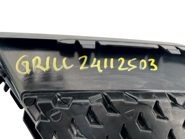 Audi A1 S-Line Front Right Bumper Grille 2018 ON 82A807682D *DAMAGED* 23 Audi A1 S Line Front Right Bumper Grille 2018 ON 82A807682D DAMAGED 178560614246 24