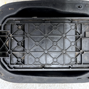 Audi A5 Fuel Tank Filler Flap Cap Cover 2007 TO 2012 8K0010508 Genuine - Image 4