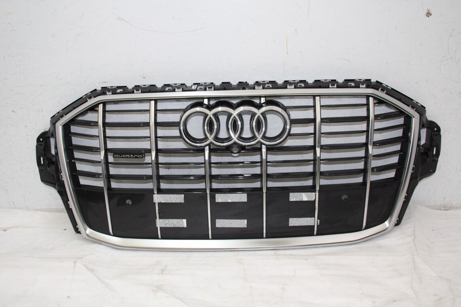 Audi Q7 S Line Front Bumper Grill 4M0853651AJ Genuine