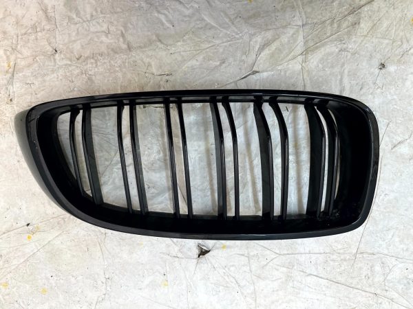 BMW-M3-F80-M4-F82-F83-Front-Right-Side-Chrome-Kidney-Grill-2352812-Genuine-177661405376