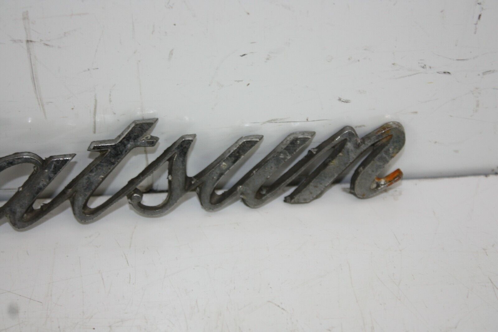 Datsun-Chrome-Italic-Bumper-Badge-Genuine-175458680936-3