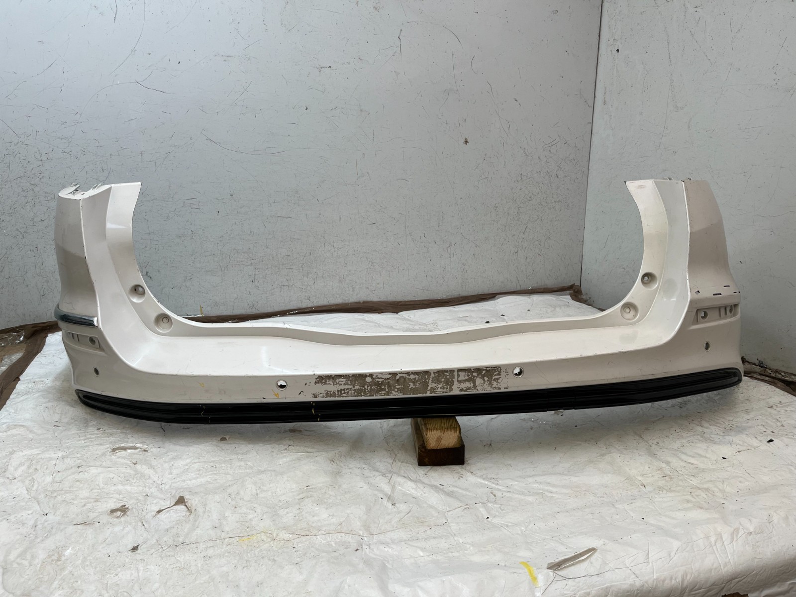 Ford Mondeo MK5 Estate Rear Bumper 2015 TO 2019 DS7V-17906-SW Genuine