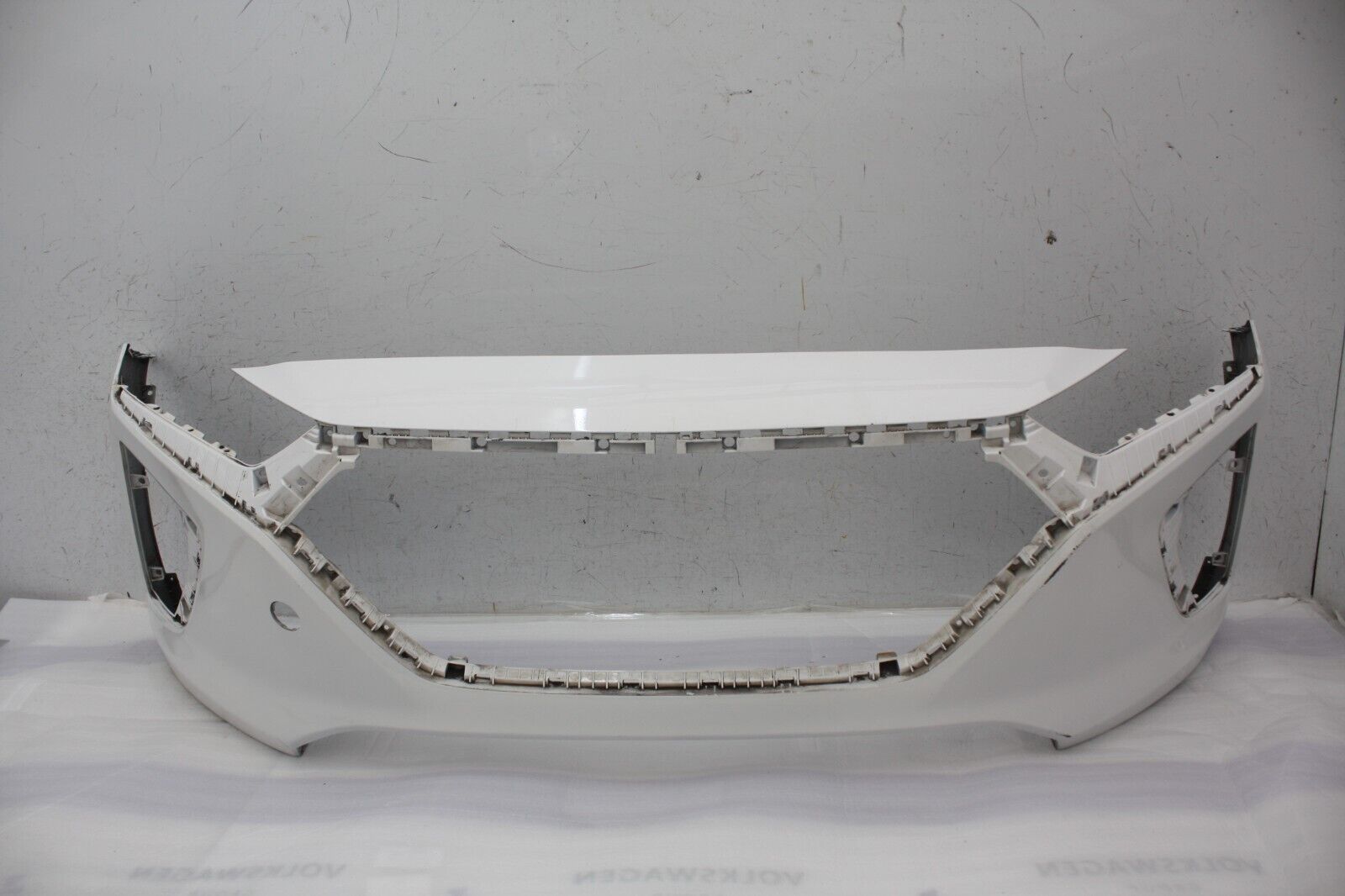 Hyundai Ioniq Front Bumper 2016 TO 2019 86511-G2000 Genuine *DAMAGED*