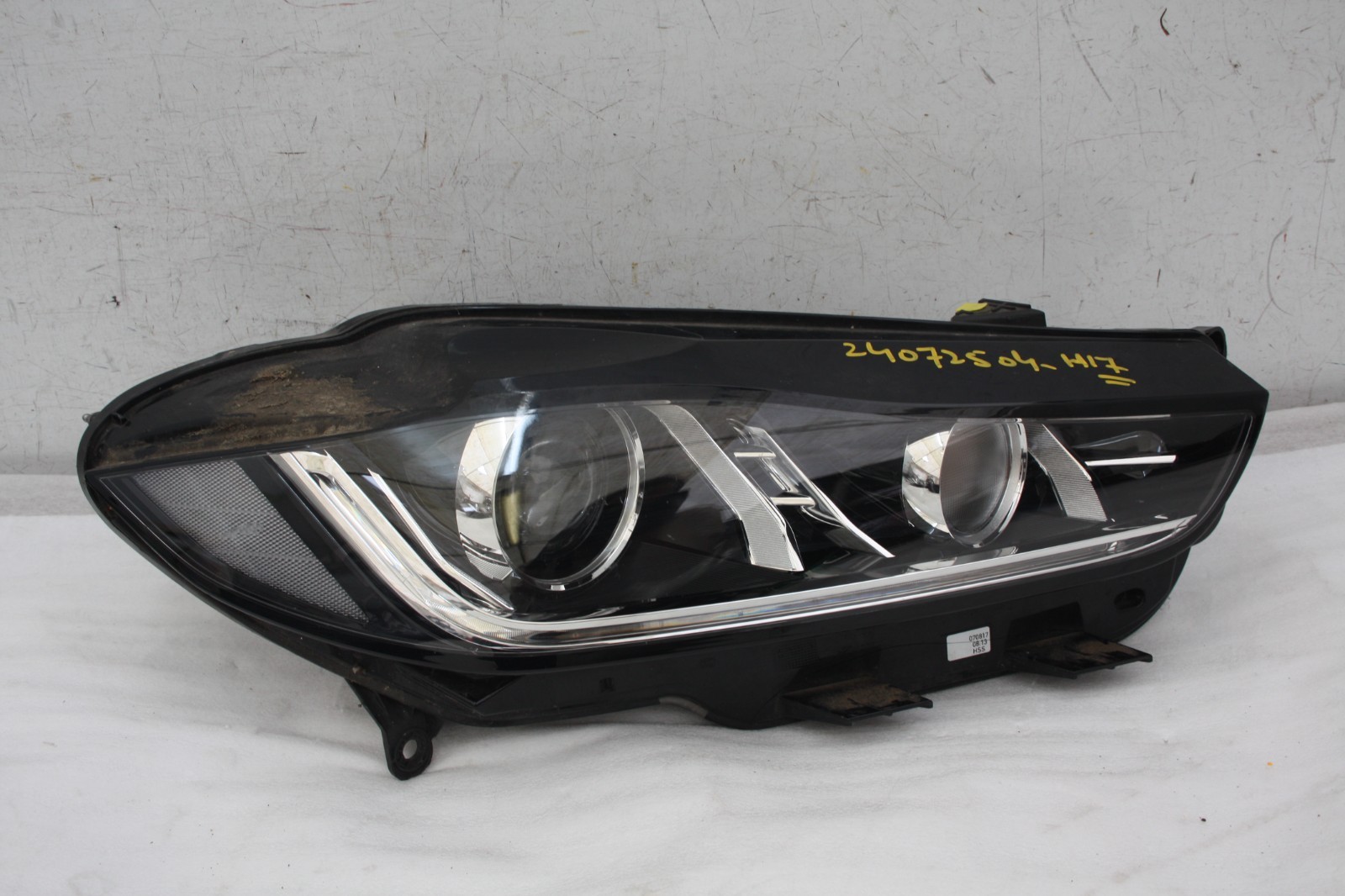 Jaguar XE X760 Right Side Xenon Headlight GX73-13W029-DG Genuine *DAMAGED*