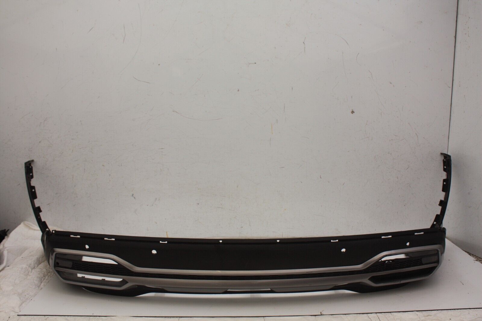 Kia Sorento Rear Bumper Lower Section 2020 ON 86612-P2000 Genuine *DAMAGED*