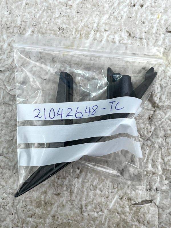 LR Discovery L462 Right Headlight Washer Nozzle Cap Cover 17 ON HY32 13L018 AAW 178507815556 12
