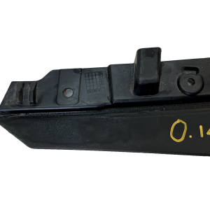 LR Range Rover L460 Front Bumper Left Mud Flap Trim M8E2-17F018-A - Image 7