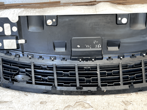 LR Range Rover Sport L461 Front Bumper Upper Grille 2022 ON N9X2 8200 A Genuine 178516121446 9