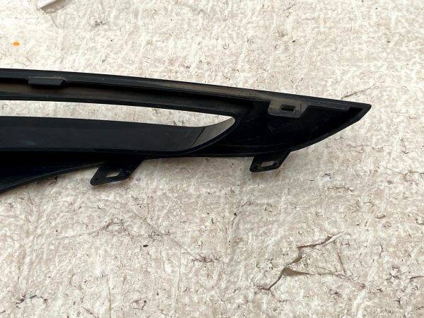 LR Range Rover Velar L560 Front Bumper Left Fog Lamp Cover 17 23 J8A2 17D750 EB 178316112616 9
