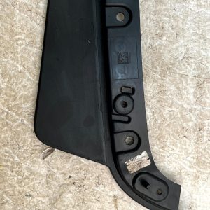 LR Range Rover Vogue L460 Front Bumper Left Mud Flap Trim M8E2-17F018-A Genuine - Image 5