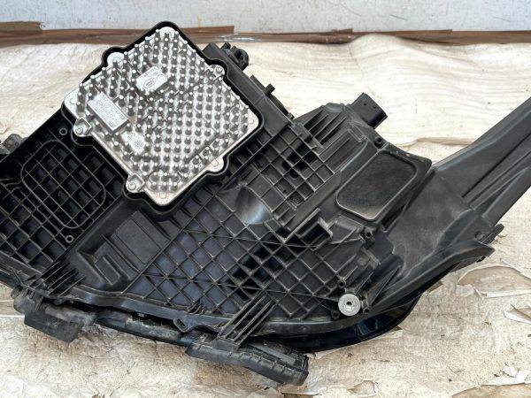 LR Range Rover Vogue L460 Right LED Headlight 2022 ON M8E2 13W029 DM Genuine 178499093116 15