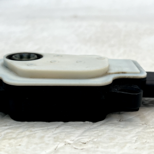 Land Rover Defender Active Air Flap Actuator Motor 2020 ON 112902701 Genuine - Image 5