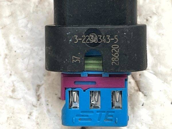 Land Rover Defender Discovery Parking Sensor Plug Connector 3 2236343 5 Genuine 178502260766 8