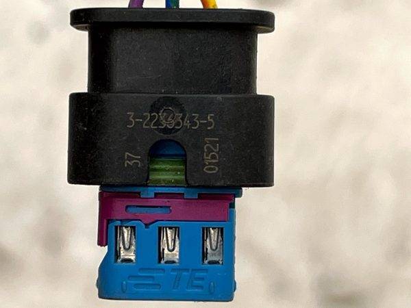 Land Rover Defender Discovery Parking Sensor Plug Connector 322363435 Genuine 7 Land Rover Defender Discovery Parking Sensor Plug Connector 322363435 Genuine 178450029386 8
