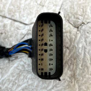 Land Rover Defender Rear Wiring Loom Harness Plug Connector 33482-2101 Genuine - Image 7