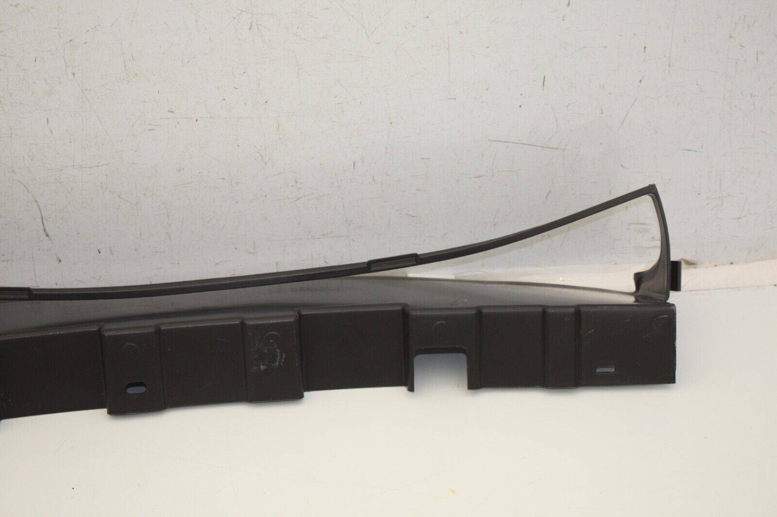 Land-Rover-Discovery-Front-Air-Duct-Deflector-HY32-8327-A-Genuine-176602197286-2