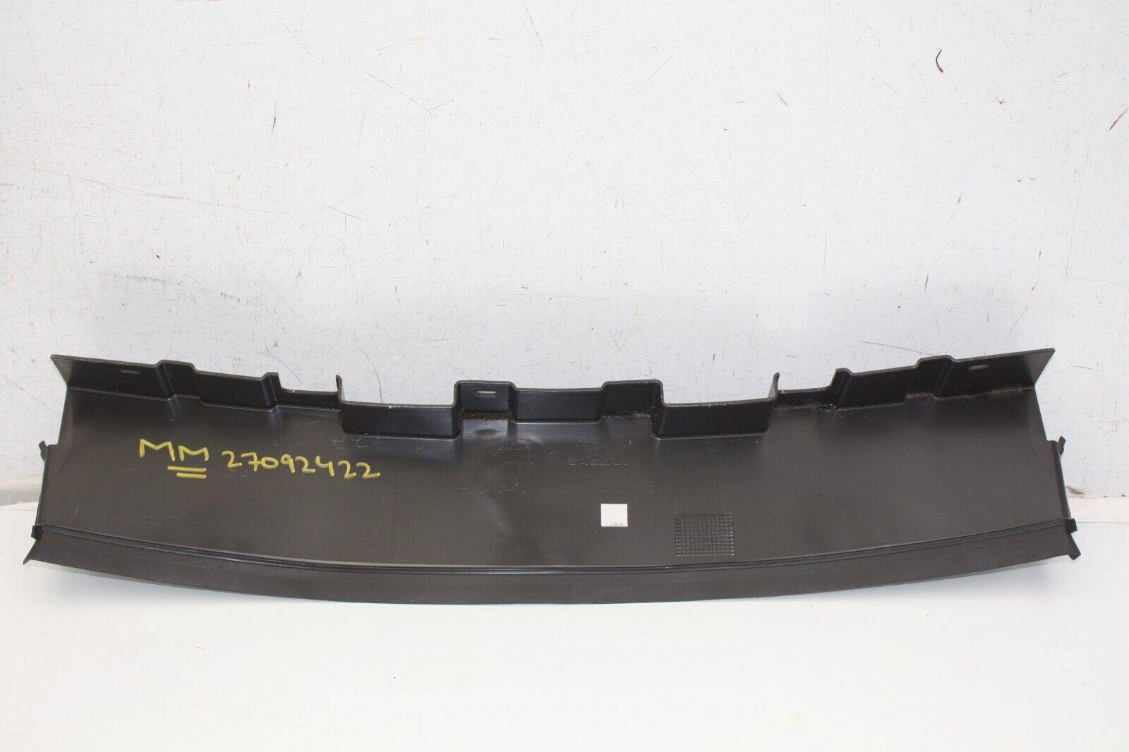 Land-Rover-Discovery-Front-Air-Duct-Deflector-HY32-8327-A-Genuine-176602197286-4