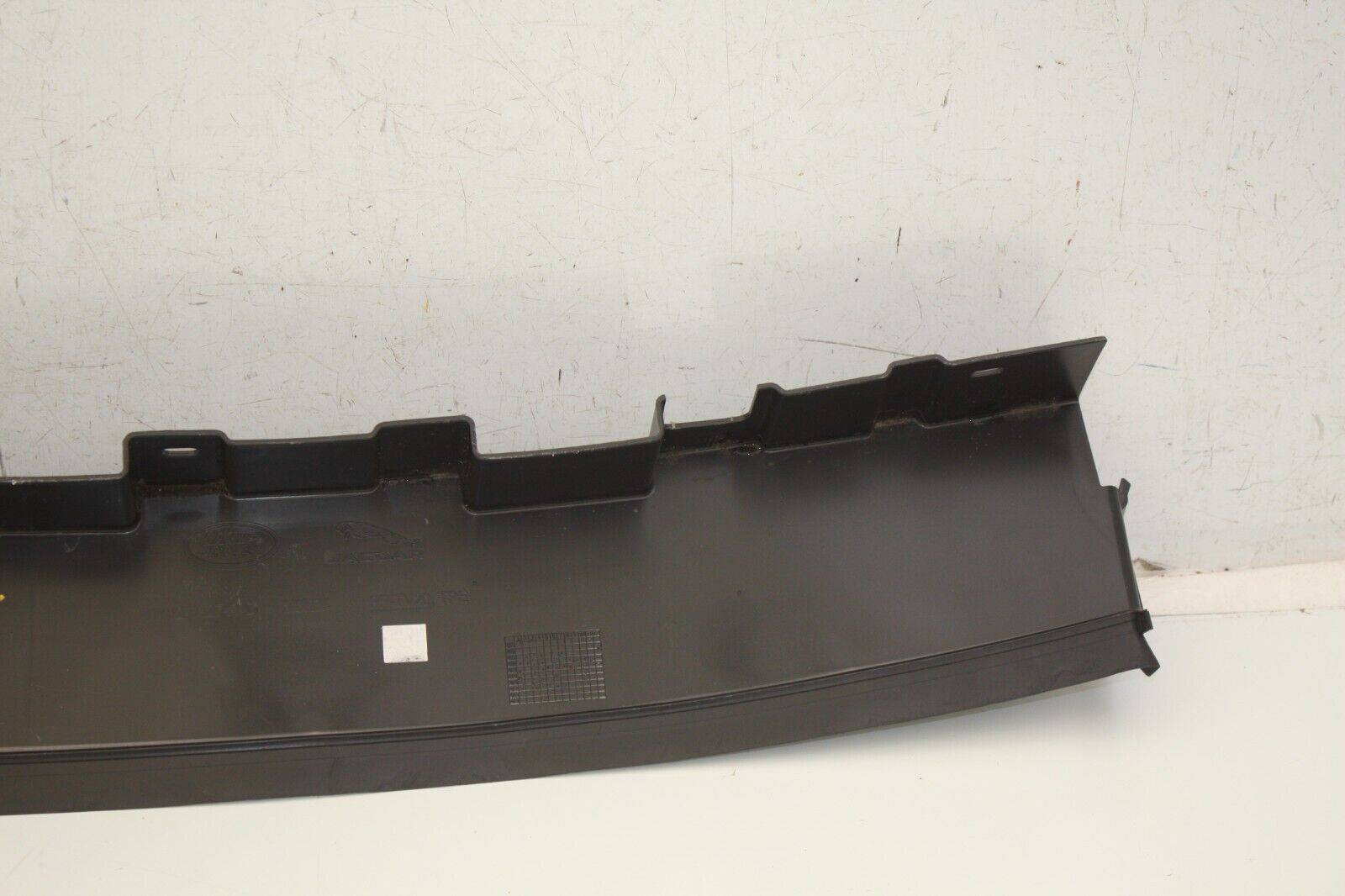 Land-Rover-Discovery-Front-Air-Duct-Deflector-HY32-8327-A-Genuine-176602197286-5