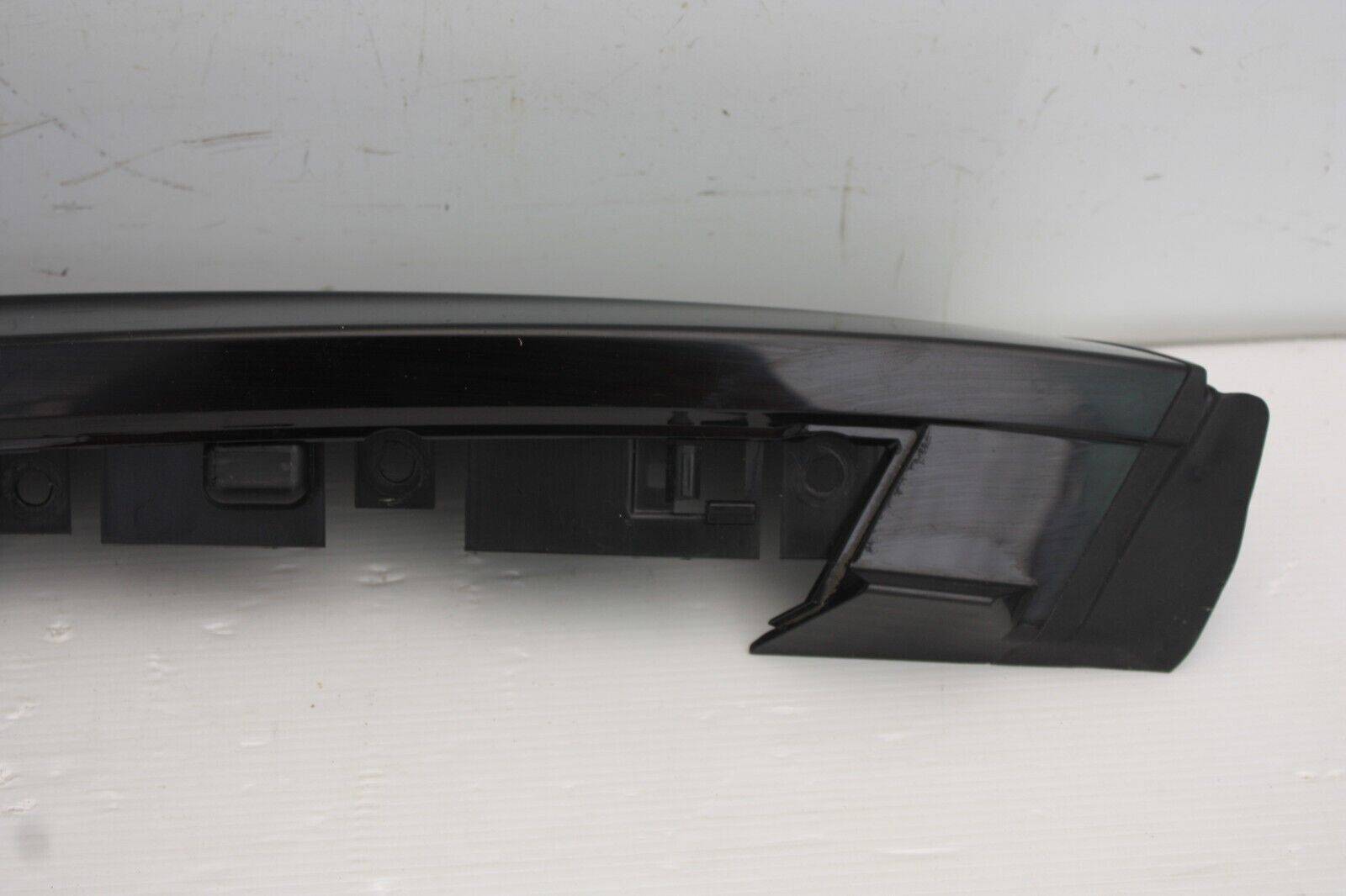 Land-Rover-Discovery-L462-Right-Side-D-Body-Pillar-Trim-HY32-29148-AE-Genuine-175385791106-3