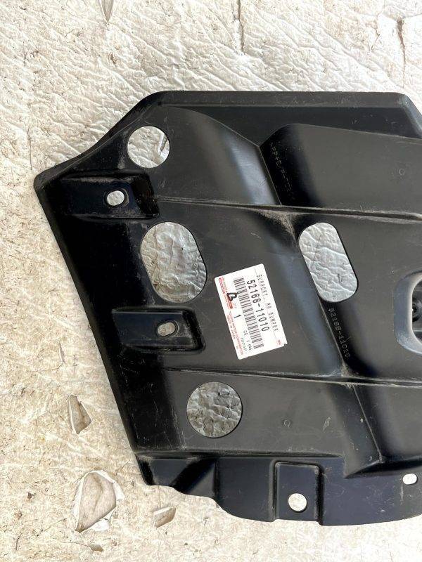 Lexus LC500 Rear Bumper Left Mounting Bracket 2018 TO 2024 52168 11010 Genuine 178507815456 3