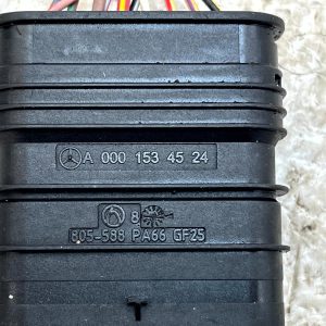 Mercedes C Class W204 PDC Parking Sensor Loom Plug Connector A0001534524 Genuine - Image 9