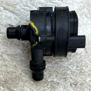 Mercedes C-Class W205 Auxiliary Coolant Water Pump A0005000900 Genuine - Image 3
