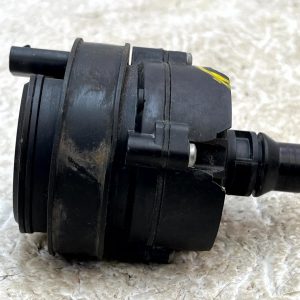 Mercedes C-Class W205 Auxiliary Coolant Water Pump A0005000900 Genuine - Image 4