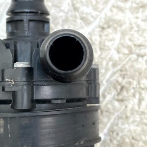 Mercedes C-Class W205 Auxiliary Coolant Water Pump A0005000900 Genuine - Image 7