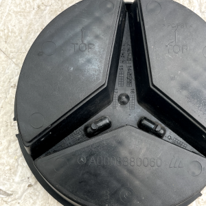 Mercedes C Class W205 Front Grill Star Badge A0008880060 Genuine - Image 6