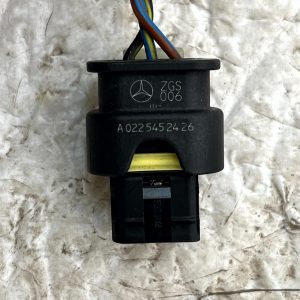 Mercedes C Class W205 PDC Sensor Wiring Loom Plug Connector A0225452426 Genuine - Image 3
