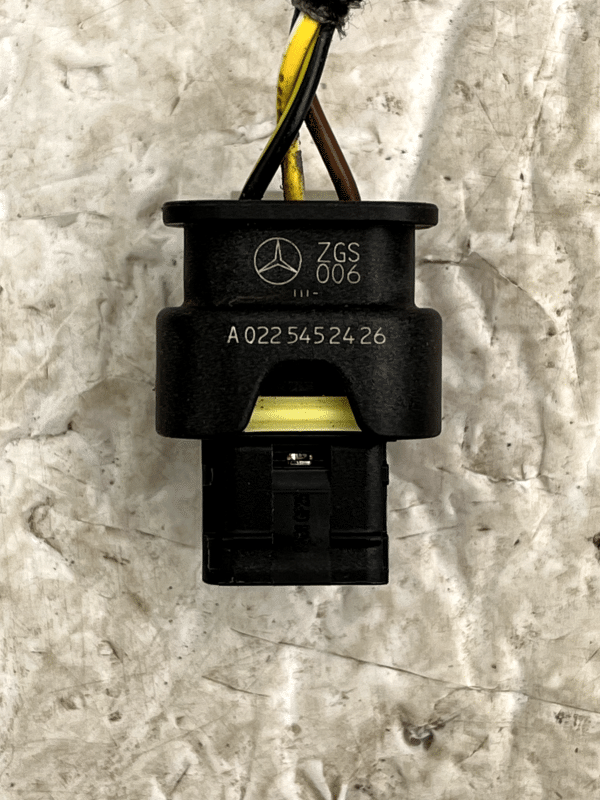 Mercedes C Class W205 PDC Sensor Wiring Loom Plug Connector A0225452426 Genuine 178510567836 2